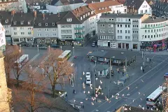 Blick vom Rathaus-Turm auf den Kornmarkt.