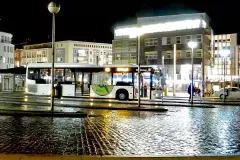 Mit dem Fahrplanwechsel Anfang Januar 2012 endeten Buslinien nicht mehr auf dem Kornmarkt. Die Streckenführung wurde zum neuen ZOB am Hauptbahnhof verlängert. 