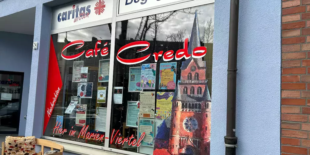 Café Credo befindet sich direkt in der Nachbarschaft der Bushaltestelle Marienhospital in der Hauptstraße 81 in Witten. (Foto: KG)