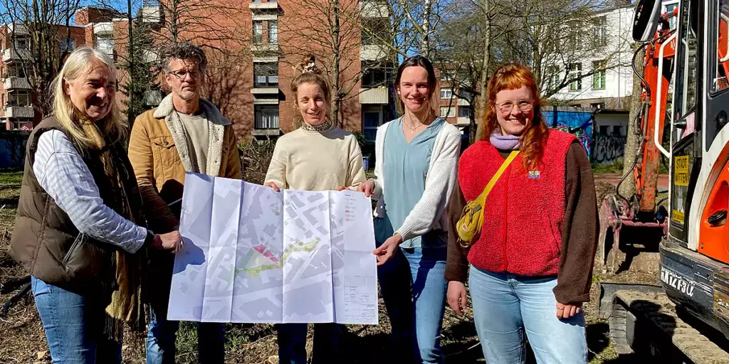 Podcasterin Kerstin Glathe (l.), Landschaftsarchitekt Dipl-Ing. Dirk Vennemann, Dipl.-Ing. Juliane Hagen von der PLANUNGSGruppe STADTBÜRO, Stadtplanerin Nina Cors von der Stadt Witten und Anna Hürten vom Innenstadtbüro