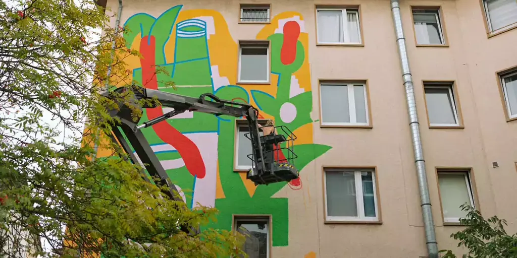 Casinostraße 2: Rückwand mit Picknick-Motiven von Gisa Won. (Foto: Dana Schmidt)